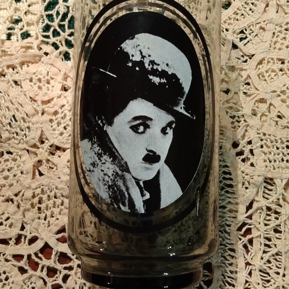 Charlie Chaplin glass from 70s - Picture 2 of 2